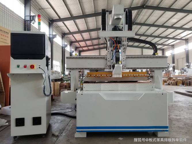 全屋定制家具智能生產(chǎn)線(xiàn)設(shè)備解析與應(yīng)用