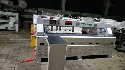 側(cè)孔鉆技術(shù)革新 順德木工機(jī)械設(shè)備全自動(dòng)激光高速數(shù)控側(cè)孔機(jī)廠(chǎng)家直銷(xiāo)解析