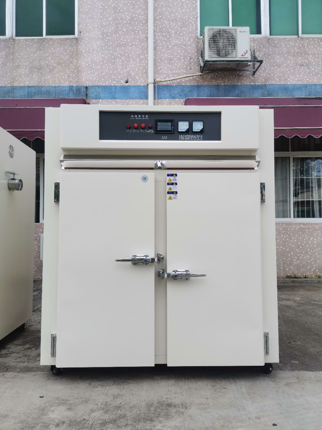 雙開門精密烘箱_萊思測試設(shè)備